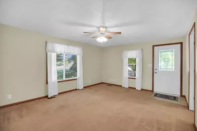 221 E 5th Avenue, Rankin, IL 60960 - Photo 5