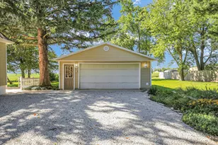 221 E 5th Ave, Rankin, IL 60960 - Photo 37