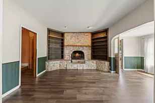 301 N Main St, Herscher, IL 60941 - Photo 5