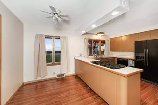 947 N 2nd Rd, Dana, IL 61321 - Photo 5