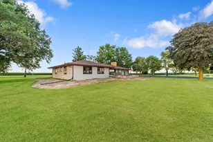 947 N 2nd Rd, Dana, IL 61321 - Photo 29