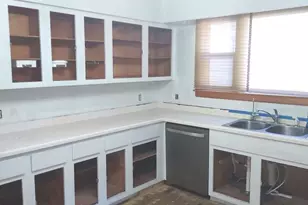 606 E Van Allen St, Tuscola, IL 61953 - Photo 11