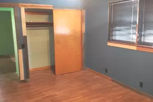 606 E Van Allen St, Tuscola, IL 61953 - Photo 17