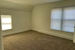 309 W Pleasant St, Freeport, IL 61032 - Photo 13