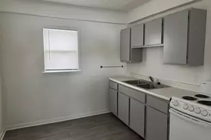 309 W Pleasant St, Freeport, IL 61032 - Photo 31