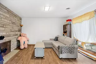 2020 Valley Rd, Rockford, IL 61107 - Photo 19