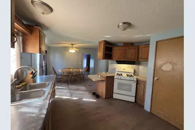 1995 Schuyler Avenue #D25, Kankakee, IL 60901 - Photo 5