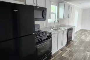 6216 Roger Ln, Hodgkins, IL 60525 - Photo 3