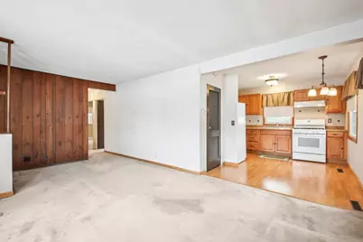 119 Fairway Road, Carpentersville, IL 60110 - Photo 5