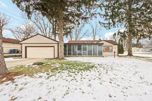 119 Fairway Rd, Carpentersville, IL 60110 - Photo 1