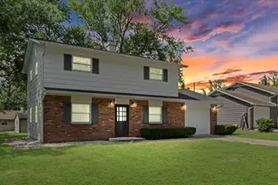 1007 Holiday Dr, Champaign, IL 61821 - Photo 3