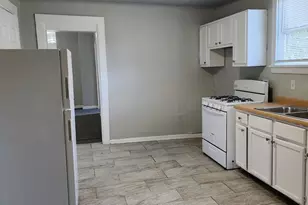 8825 S Exchange Ave, Chicago, IL 60617 - Photo 5