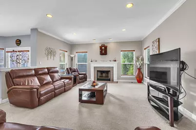 240 Hearthstone Drive, Bartlett, IL 60103 - Photo 5