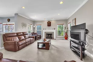 240 Hearthstone Dr, Bartlett, IL 60103 - Photo 5