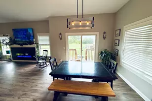 10359 E Shagbark Ln, Rochelle, IL 61068 - Photo 11