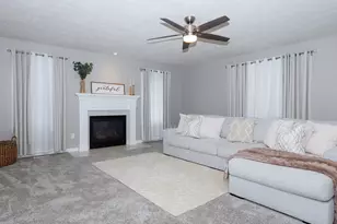 1704 Setter St, Normal, IL 61761 - Photo 5