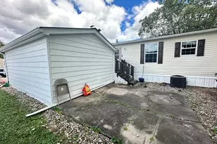 319 Avenue F, Bloomington, IL 61704 - Photo 3