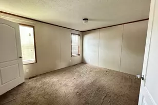 319 Avenue F, Bloomington, IL 61704 - Photo 11