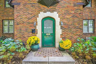 1001 S Douglas Ave, Urbana, IL 61801 - Photo 3