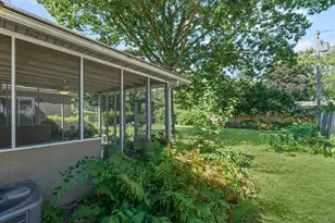 809 S Victor St, Champaign, IL 61821 - Photo 29