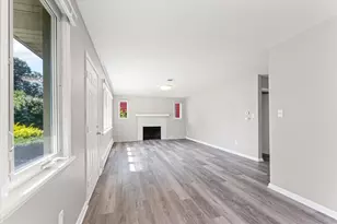 809 S Victor St, Champaign, IL 61821 - Photo 5