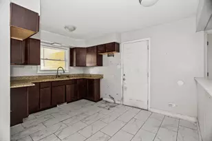 1621 Ingrid Ln, Chicago Heights, IL 60411 - Photo 7