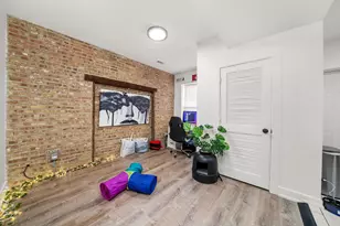 5004 S Champlain Ave, Chicago, IL 60615 - Photo 11
