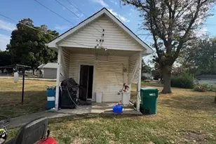 401 Adams St, Humboldt, IL 61931 - Photo 5