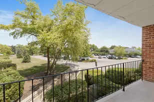 16 E Old Willow Rd, Prospect Heights, IL 60070 - Photo 9