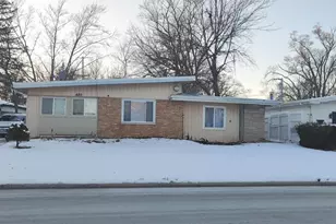 480 Shabbona Dr, Park Forest, IL 60466 - Photo 1