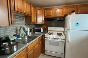 1460 Fairlane Dr, Schaumburg, IL 60193 - Photo 7