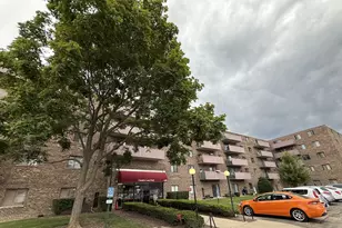 1460 Fairlane Dr, Schaumburg, IL 60193 - Photo 1