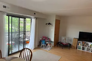 1460 Fairlane Dr, Schaumburg, IL 60193 - Photo 5