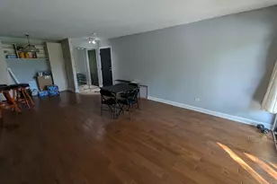 1201 Pleasant Run Dr, Wheeling, IL 60090 - Photo 5