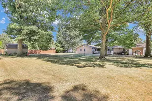 2128 Bonnie Ln, Monticello, IL 61856 - Photo 41