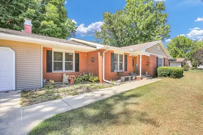 2128 Bonnie Lane, Monticello, IL 61856 - Photo 5