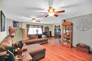 2128 Bonnie Ln, Monticello, IL 61856 - Photo 11