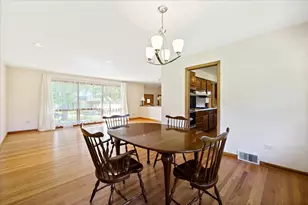 300 S We Go Trail, Mount Prospect, IL 60056 - Photo 9