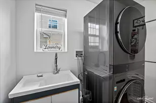 3529 Chancery Ln, Carpentersville, IL 60110 - Photo 23