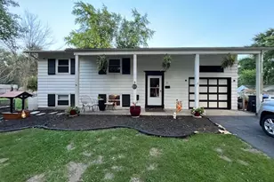 19 Wyndham Dr, Montgomery, IL 60538 - Photo 1