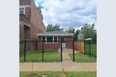 6946 S Loomis Boulevard, Chicago, IL 60636 - Photo 1