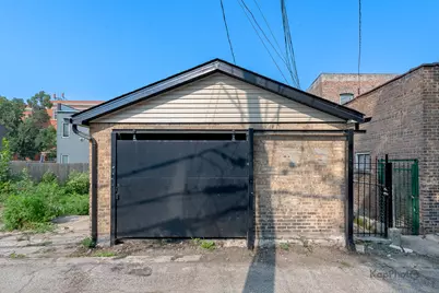 653 N Lawndale Avenue, Chicago, IL 60624 - Photo 29