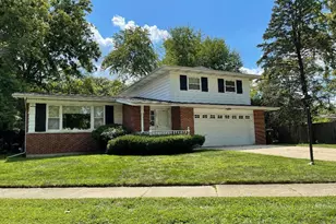 804 W Manor Ct, Glenwood, IL 60425 - Photo 1