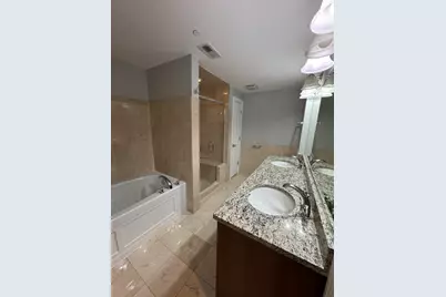 1800 Amberley Court #102, Lake Forest, IL 60045 - Photo 19