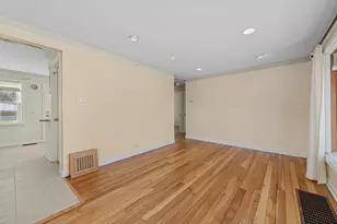 126 N Rohlwing Rd, Palatine, IL 60074 - Photo 3