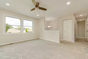 853 Voyager Dr, Bartlett, IL 60103 - Photo 7