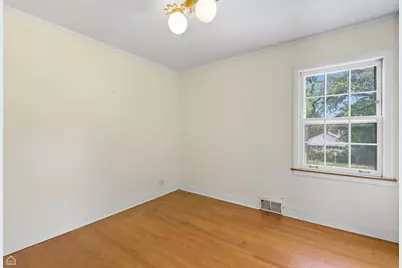 8301 Karlov Avenue, Skokie, IL 60076 - Photo 11