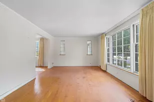 8301 Karlov Ave, Skokie, IL 60076 - Photo 3