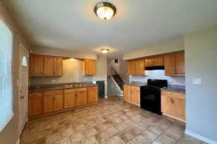 17204 Bernadine St, Lansing, IL 60438 - Photo 7