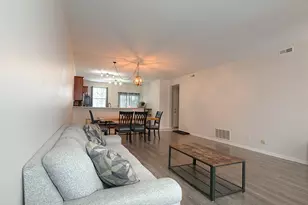 115 Hillwood Pl, Aurora, IL 60506 - Photo 3